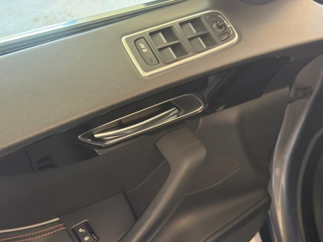JAGUAR F-Pace usata, con Specchietti laterali elettrici