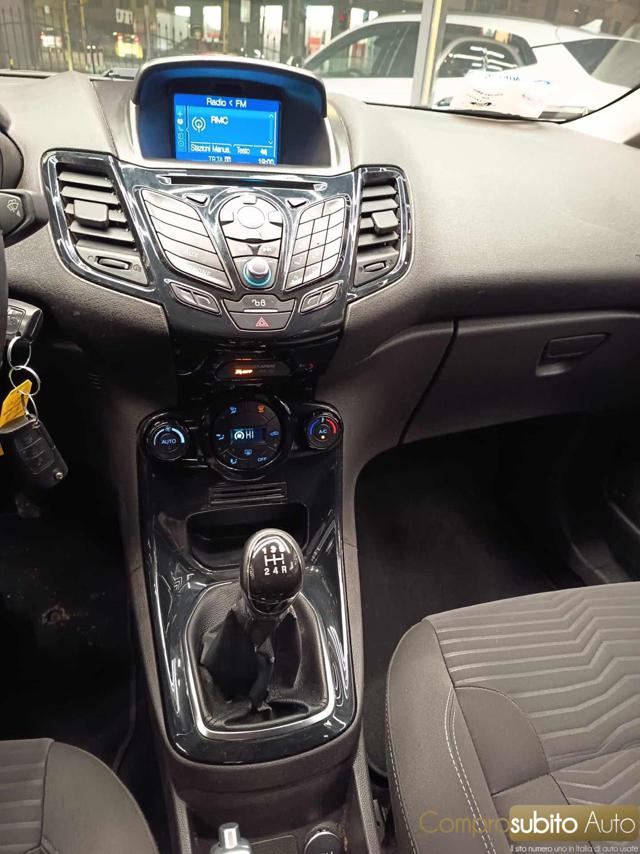 FORD Fiesta usata, con Specchietti laterali elettrici