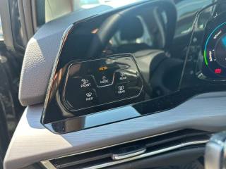 VOLKSWAGEN Golf usata, con Autoradio