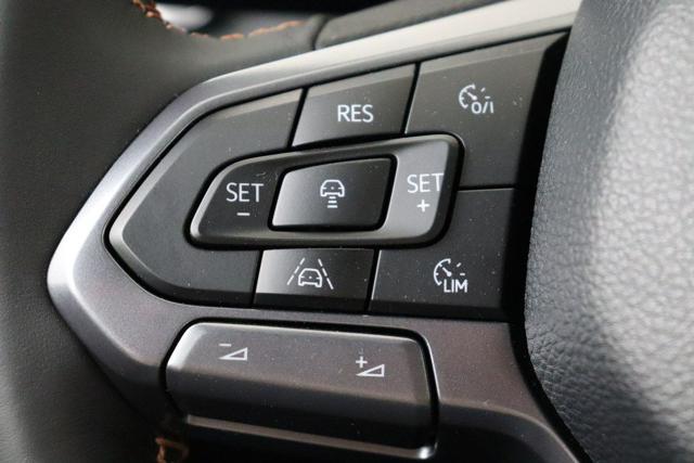 VOLKSWAGEN Amarok usata, con Park Distance Control