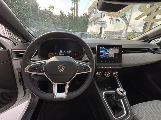 RENAULT Clio usata, con Autoradio digitale