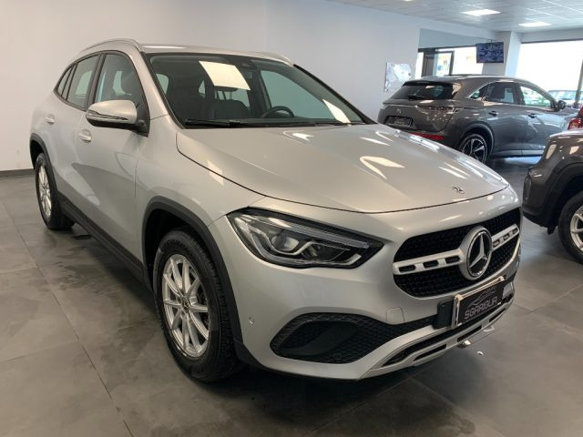 MERCEDES-BENZ GLA 180 usata, con Hill holder