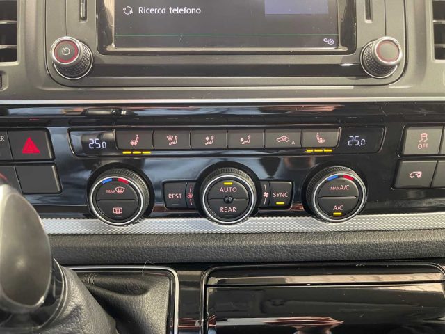 VOLKSWAGEN Multivan usata 22