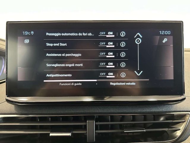 PEUGEOT 5008 usata, con Bluetooth