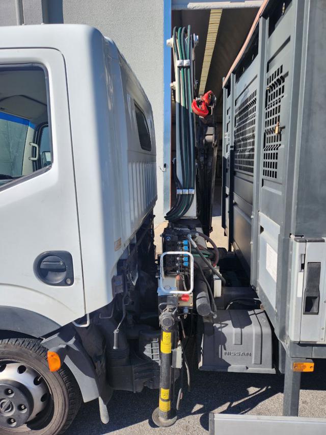 NISSAN Cabstar usata, con Autoradio