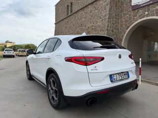 ALFA ROMEO Stelvio usata, con Specchietto retrovisore con funzione antiabbagliamento