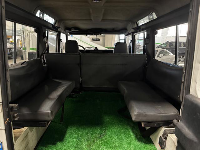 LAND ROVER Defender usata 21