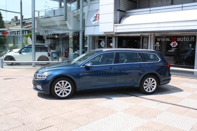 VOLKSWAGEN Passat Variant usata, con Airbag