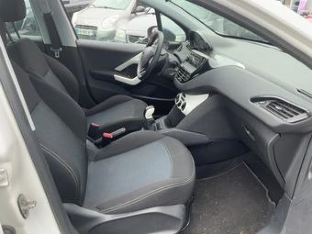 PEUGEOT 208 usata, con Boardcomputer