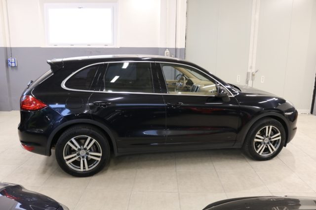 PORSCHE Cayenne usata, con Autoradio