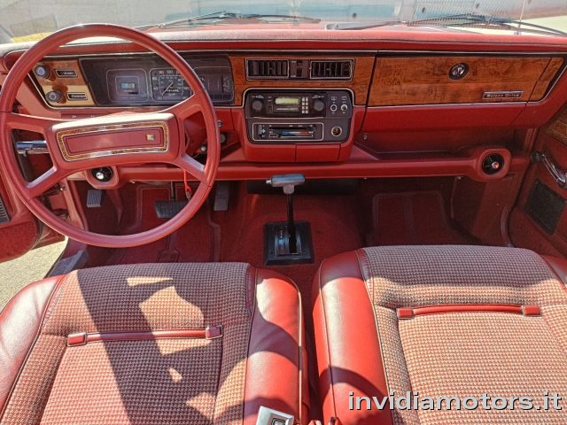 JEEP Wagoneer usata 21