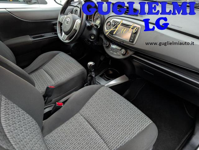 TOYOTA Yaris usata 32