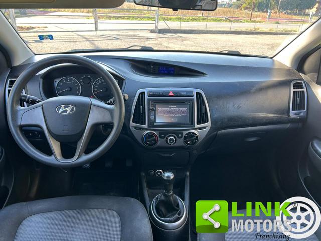 HYUNDAI i20 usata 10
