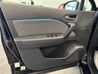 RENAULT Captur usata, con Volante in pelle