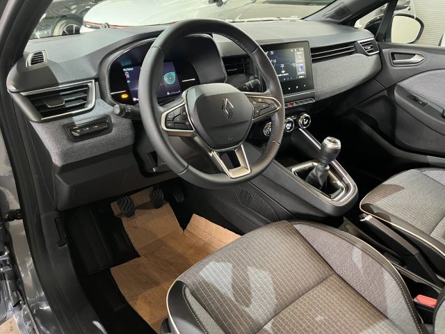 RENAULT Clio usata, con Controllo automatico clima