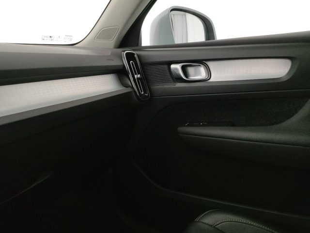 VOLVO XC40 usata, con USB