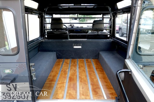 LAND ROVER Defender usata, con Android Auto