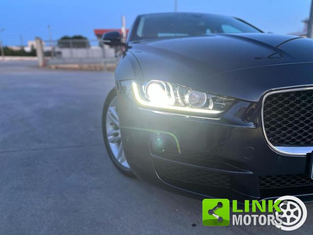 JAGUAR XE usata, con Specchietti laterali elettrici