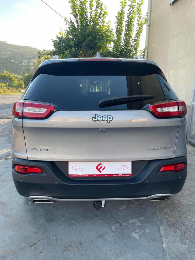 JEEP Cherokee usata, con Autoradio