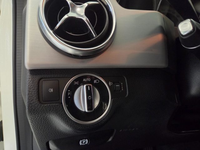 MERCEDES-BENZ GLK 220 usata, con Lettore CD
