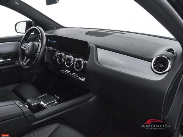 MERCEDES-BENZ GLA 180 usata 11