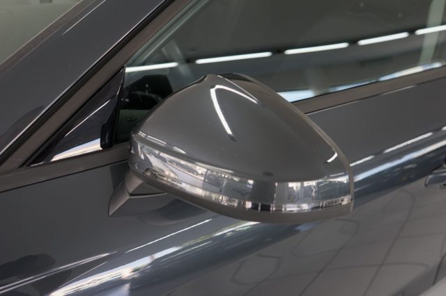AUDI A4 usata, con Sensori di parcheggio anteriori