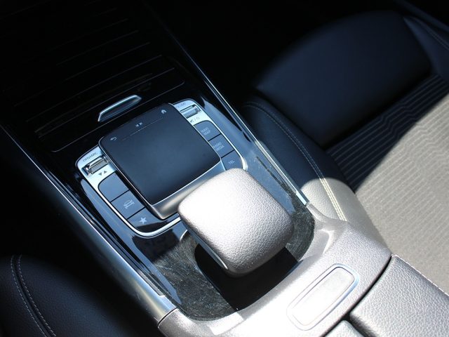 MERCEDES-BENZ B 180 usata, con Autoradio digitale