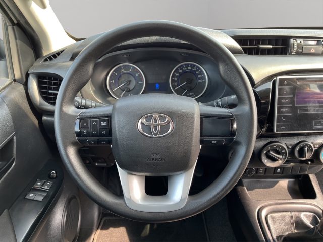 TOYOTA Hilux usata 10