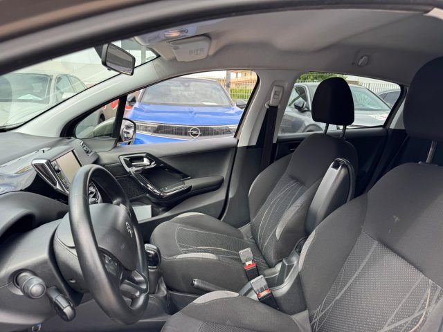PEUGEOT 208 usata, con Autoradio