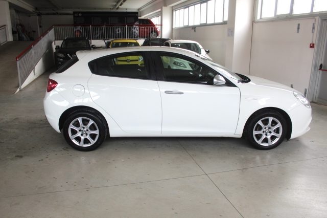 ALFA ROMEO Giulietta usata, con Autoradio