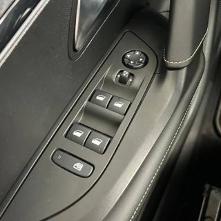 PEUGEOT 2008 usata, con Autoradio digitale