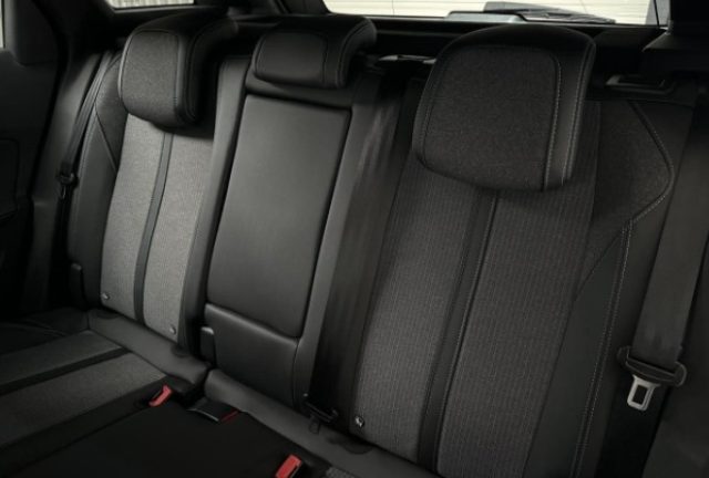 PEUGEOT 3008 usata, con Climatizzatore