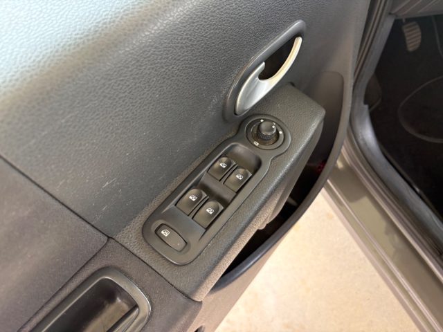 RENAULT Modus usata, con Specchietti laterali elettrici