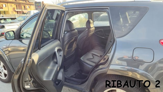 TOYOTA RAV 4 usata, con Chiusura centralizzata senza chiave