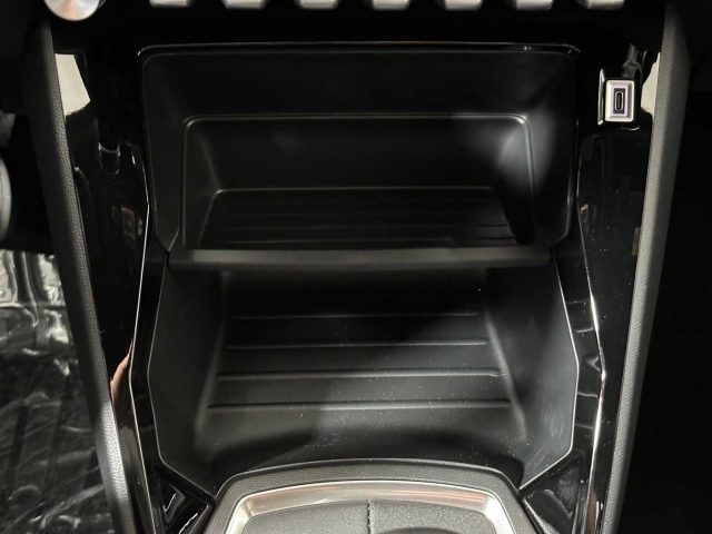 PEUGEOT 2008 usata, con Sensore di luce