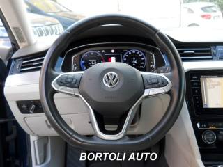 VOLKSWAGEN Passat Variant usata, con Controllo automatico clima