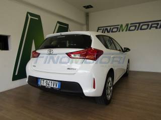 TOYOTA Auris usata, con Servosterzo