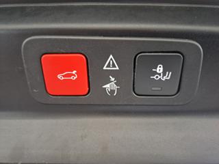 PEUGEOT 5008 usata, con Airbag