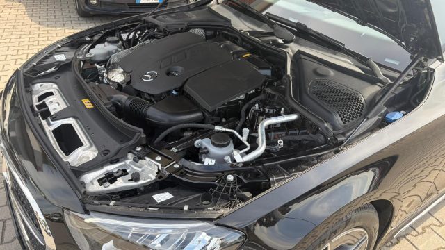 MERCEDES-BENZ E 220 usata, con Bracciolo