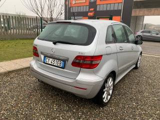 MERCEDES-BENZ B 180 usata, con Alzacristalli elettrici