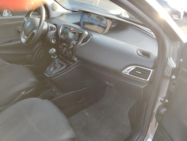 LANCIA Ypsilon usata, con Autoradio