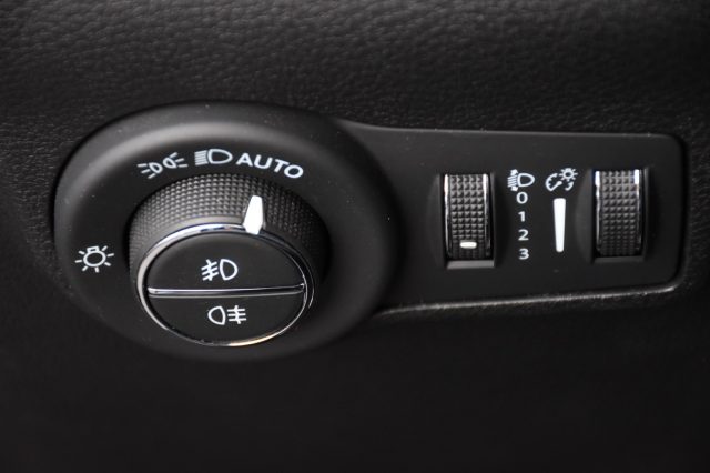 JEEP Compass usata, con Volante in pelle