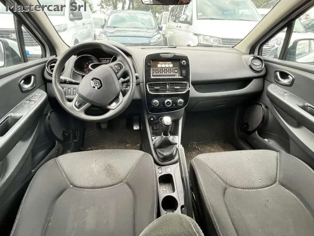 RENAULT Clio usata 14