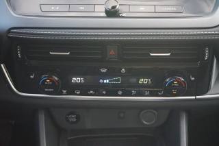 NISSAN Qashqai usata, con Controllo automatico clima