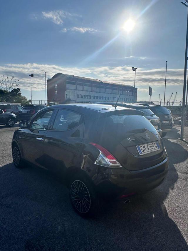 LANCIA Ypsilon usata, con Fendinebbia