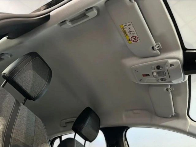 PEUGEOT 208 usata, con Autoradio digitale