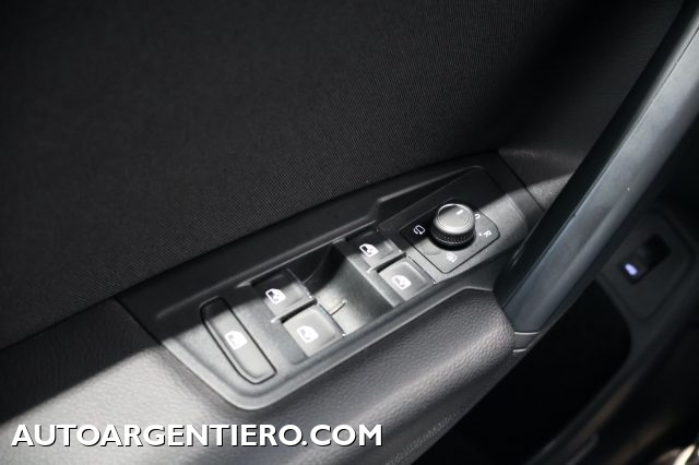 VOLKSWAGEN Tiguan usata, con Fari LED