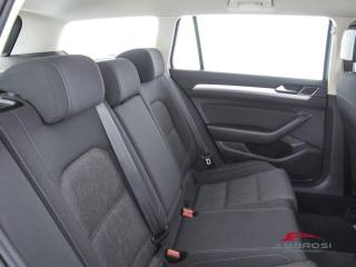 VOLKSWAGEN Passat usata 10