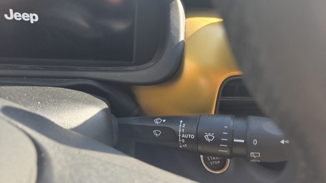 JEEP Avenger usata, con USB