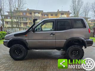 NISSAN Terrano usata 10